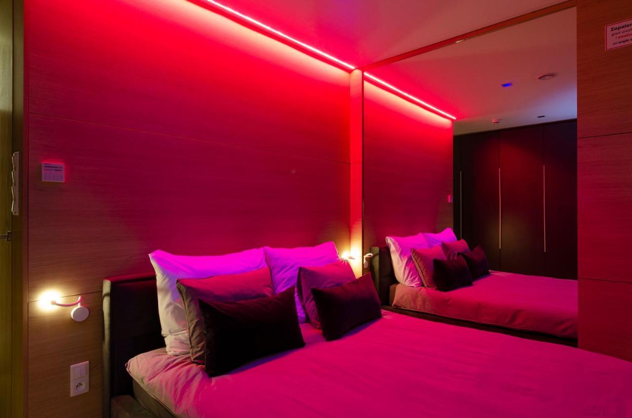 Lupoapartments Z Jacuzzi Pole Dance Leczycka 29 Klimatyzacja Parking Dostep Na Kod Lodz  Room photo