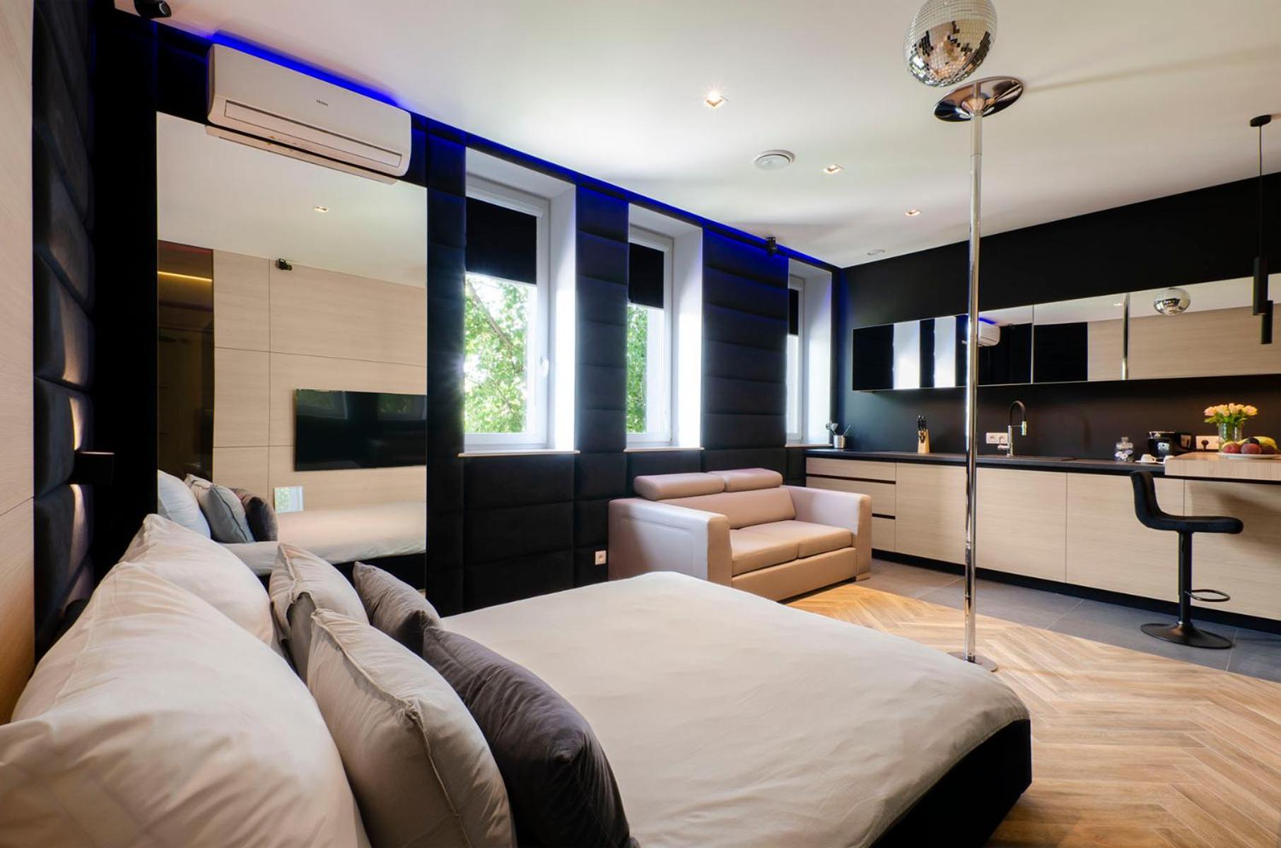 Lupoapartments Z Jacuzzi Pole Dance Leczycka 29 Klimatyzacja Parking Dostep Na Kod Lodz  Room photo